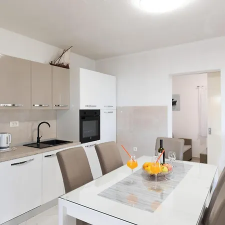 Tatil Evi Lovely In Makarska