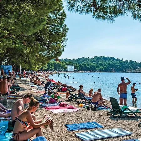 Lovely In Tatil Evi Makarska