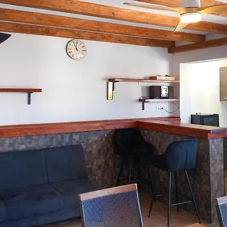 Lovely In Tatil Evi Makarska